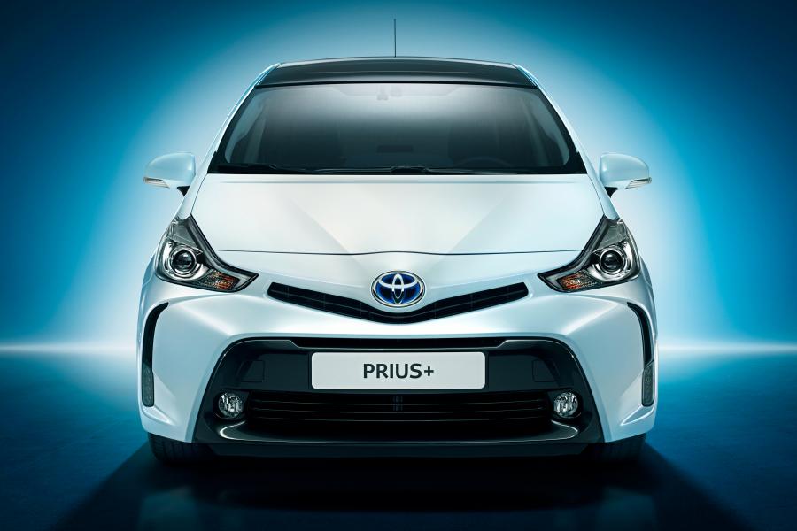  Toyota Prius + 2015 года  (фото 3 из 8)